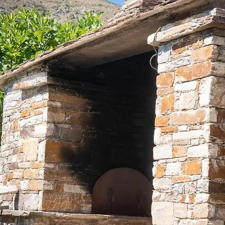 Maison de village avec vue sur les montagnes Bigorno Extérieur photo