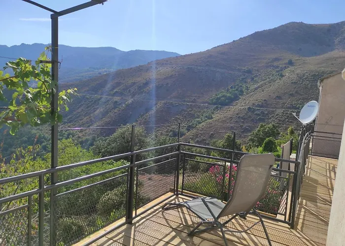 Maison de village avec vue sur les montagnes